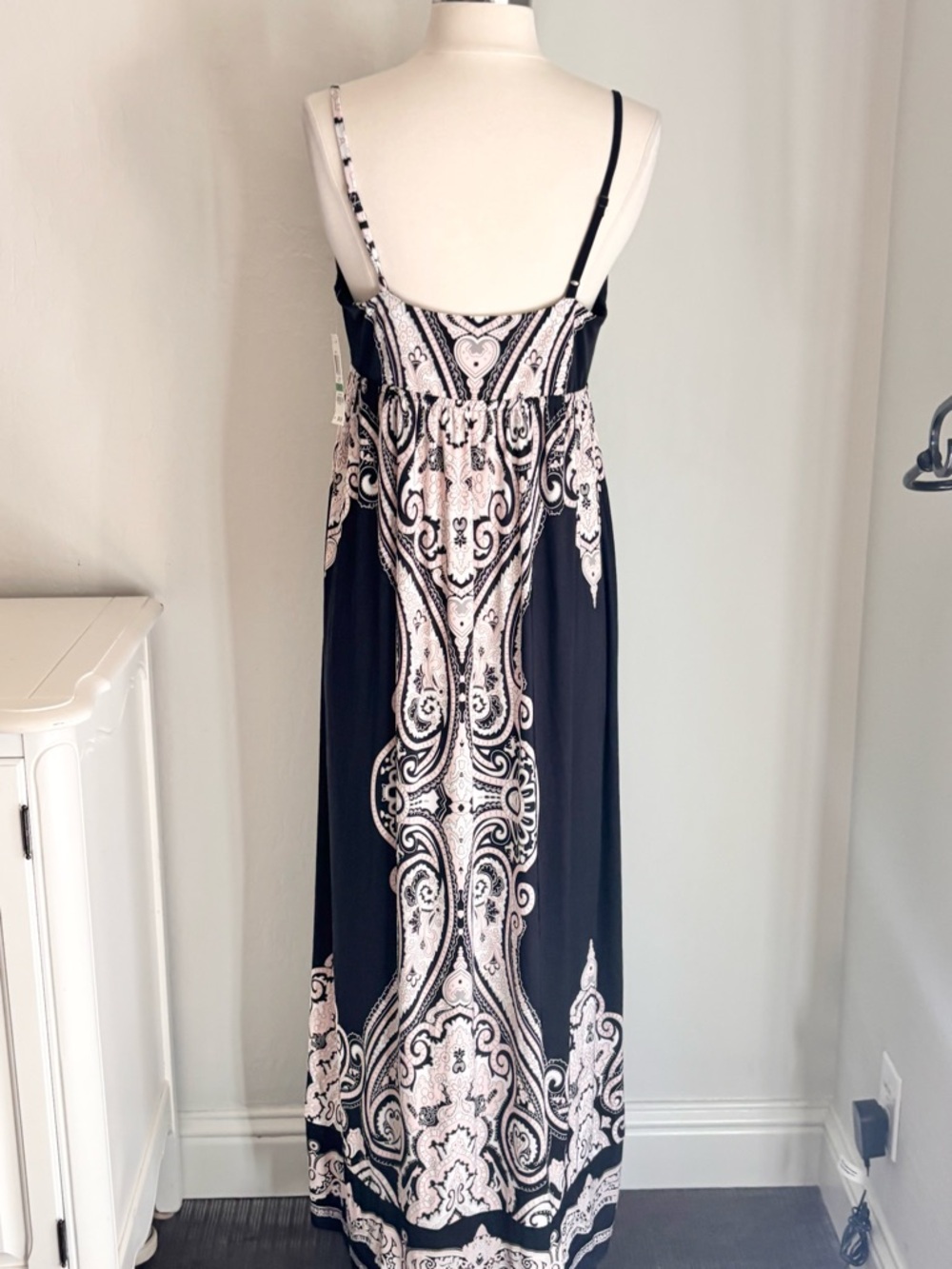 INC International Concepts Baroque Paisley Babydoll Maxi Dress Black,
Large NWT - Picture 3 of 8